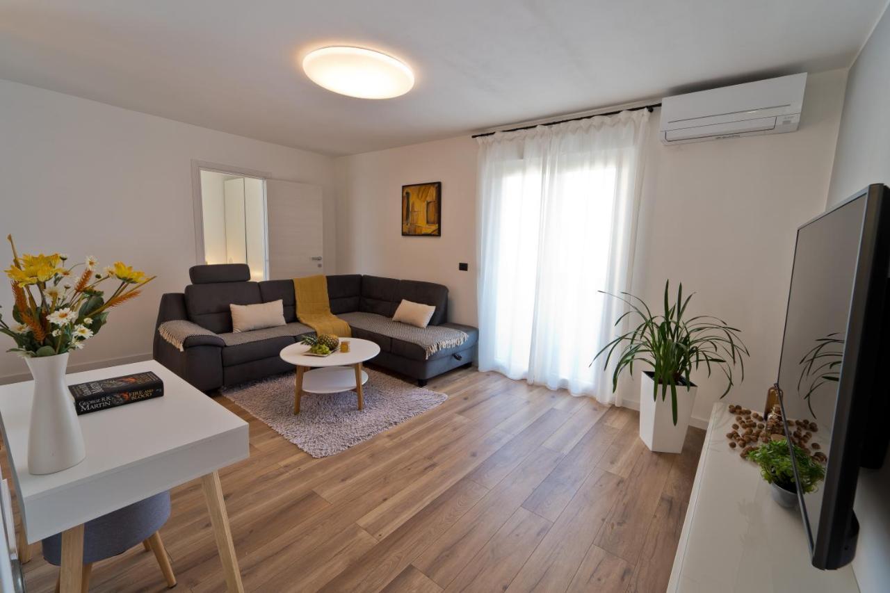 Malemi Apartment Pula Extérieur photo